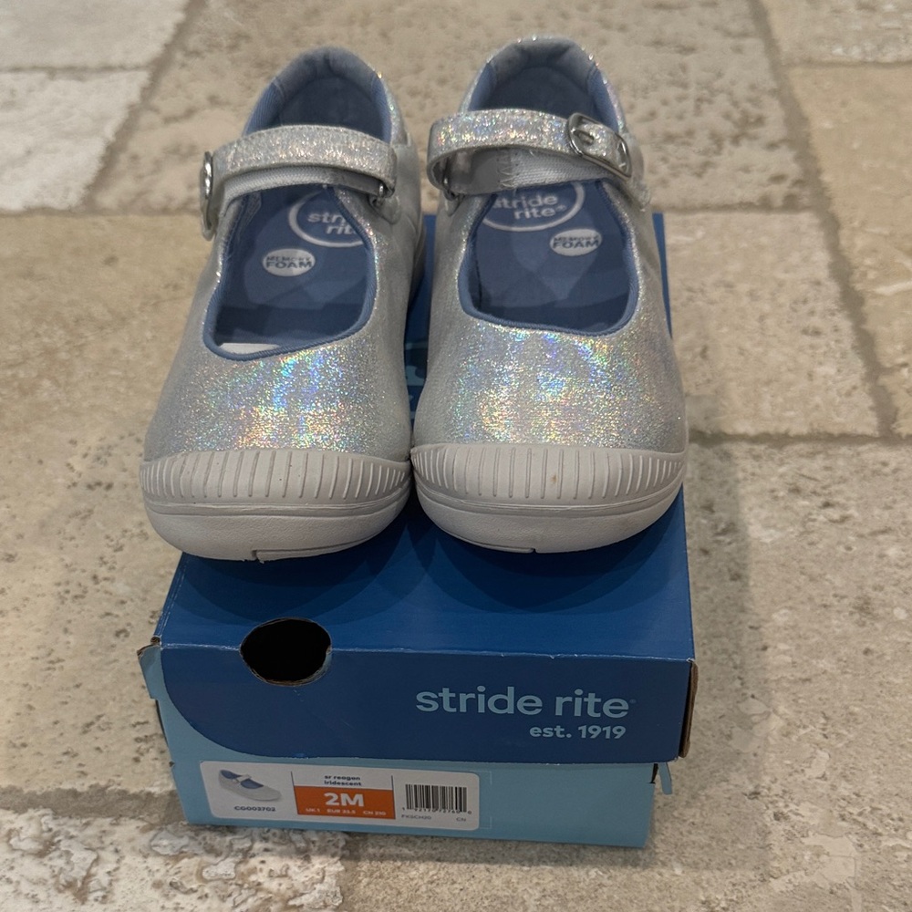 Stride Rite Glittery Silver Girl’s Shoes Size 2M Sr Reagan Irisescent